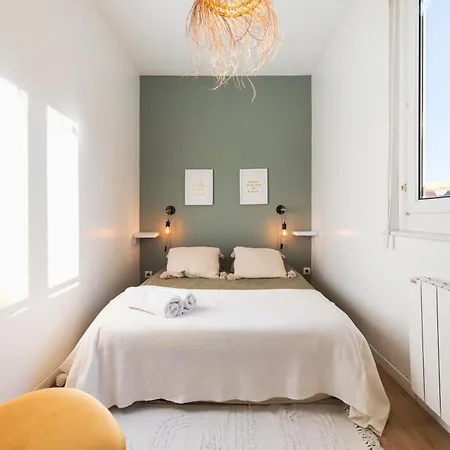 Les Oiseaux-2 Idéalement Placé Proche Et Centre